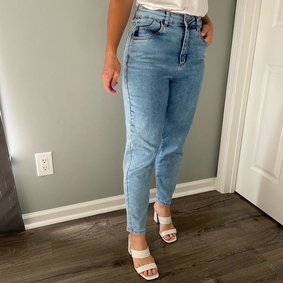 ✨Jeans✨ - Picture 2 of 7